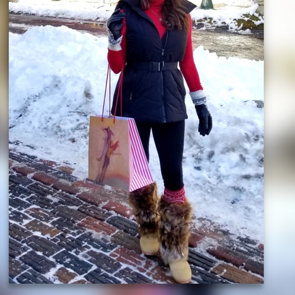 ๐ธPosh Ambassador ๐ธThe Ivy Closet - Picture 16 of 16